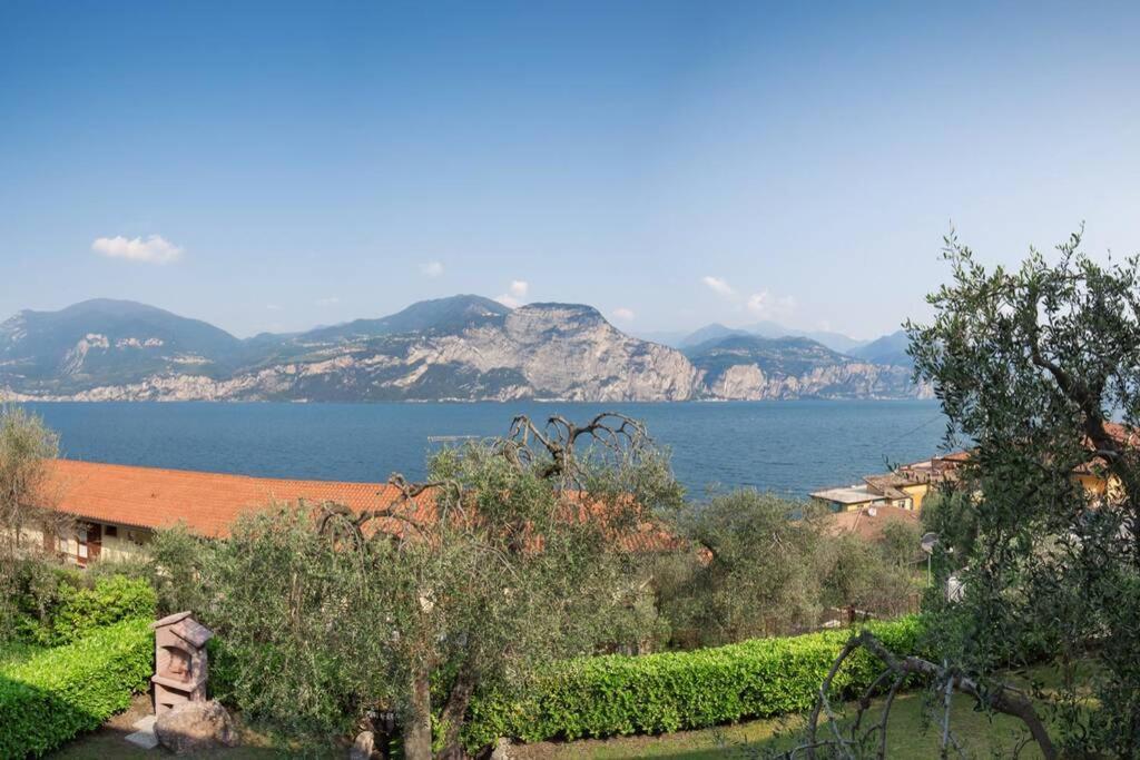 Villa Mimosa-Con Piscina E Vista Lago Brenzone sul Garda Exterior photo