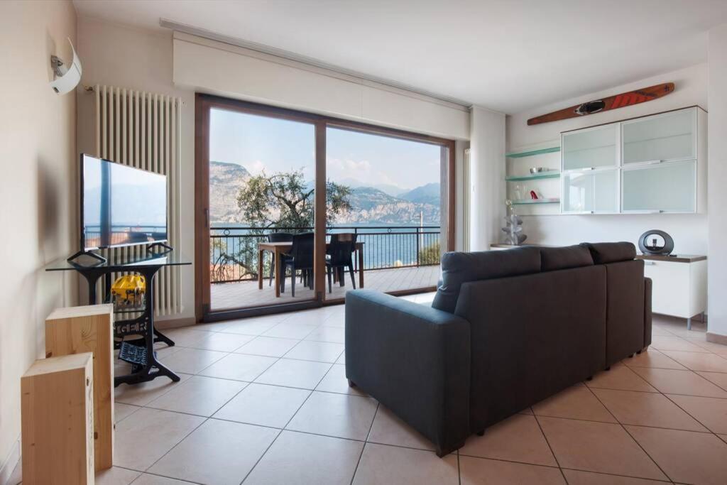 Villa Mimosa-Con Piscina E Vista Lago Brenzone sul Garda Exterior photo