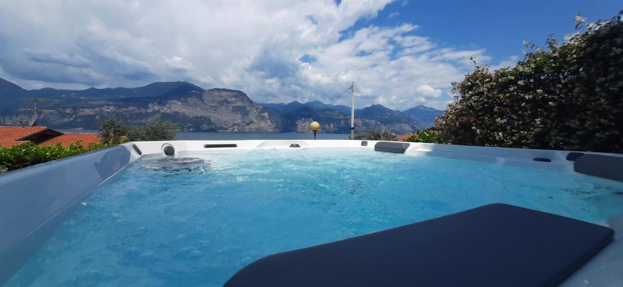 Villa Mimosa-Con Piscina E Vista Lago Brenzone sul Garda Exterior photo