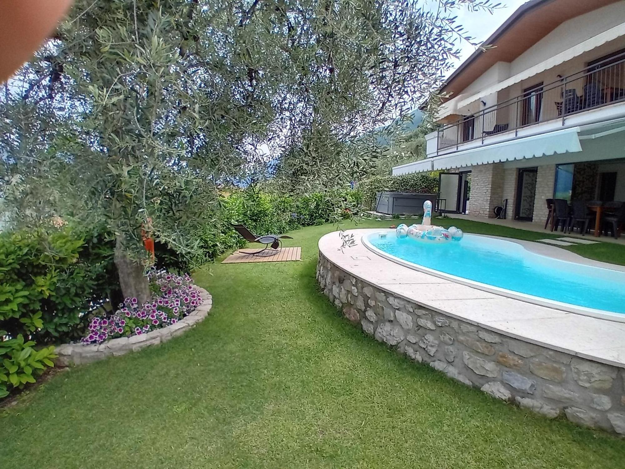 Villa Mimosa-Con Piscina E Vista Lago Brenzone sul Garda Exterior photo